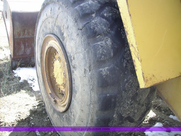 image for item 1008 1990 Caterpillar 966E wheel loader