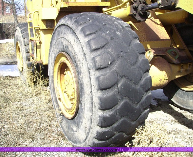 image for item 1008 1990 Caterpillar 966E wheel loader