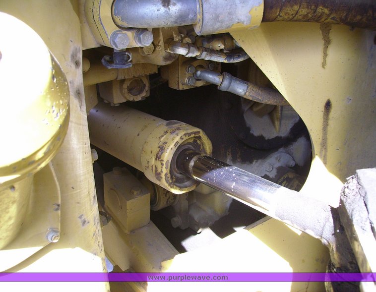 image for item 1008 1990 Caterpillar 966E wheel loader