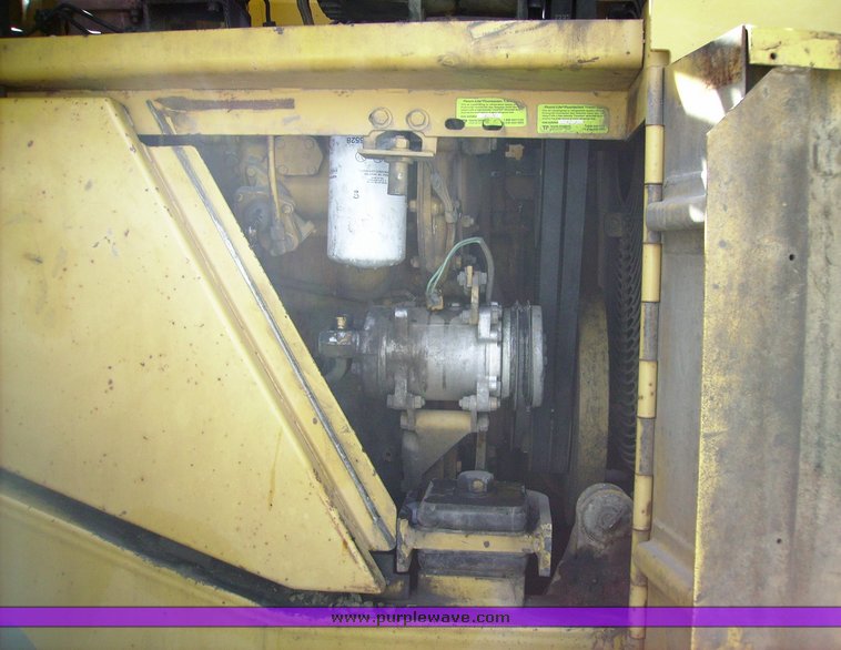 image for item 1008 1990 Caterpillar 966E wheel loader