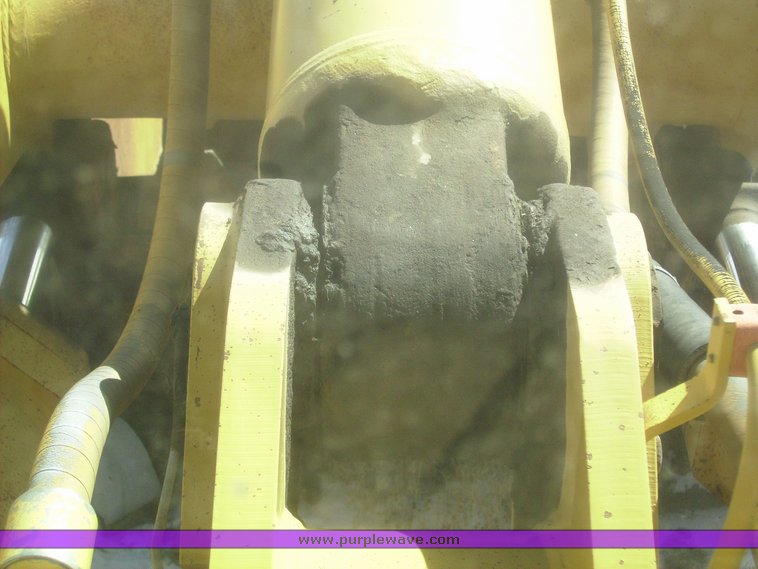 image for item 1008 1990 Caterpillar 966E wheel loader