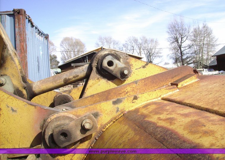 image for item 1008 1990 Caterpillar 966E wheel loader