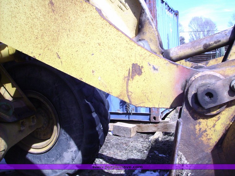 image for item 1008 1990 Caterpillar 966E wheel loader