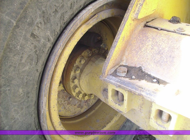 image for item 1008 1990 Caterpillar 966E wheel loader