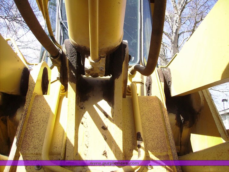 image for item 1008 1990 Caterpillar 966E wheel loader