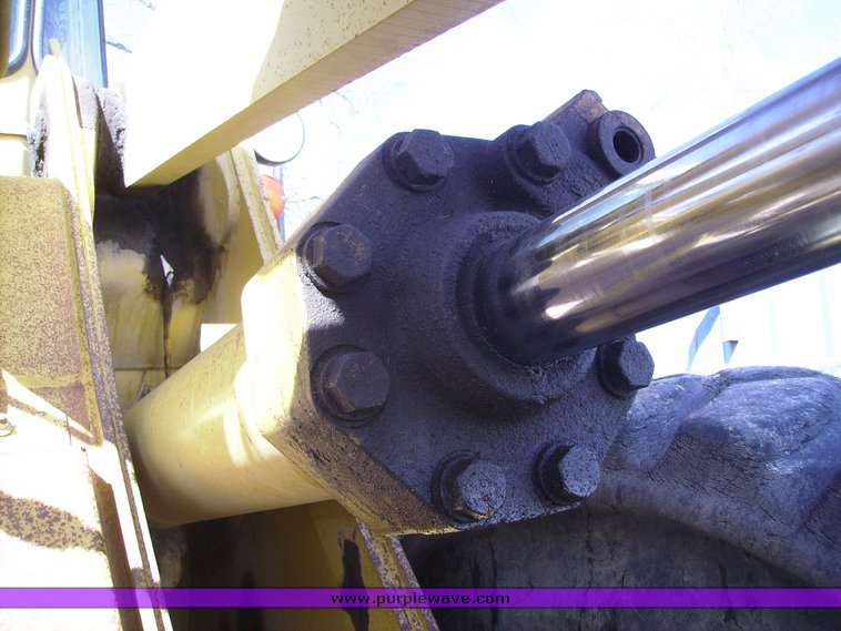 image for item 1008 1990 Caterpillar 966E wheel loader