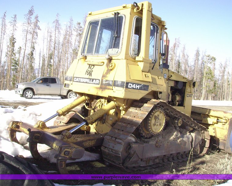 image for item 1011 1989 Caterpillar D4H dozer