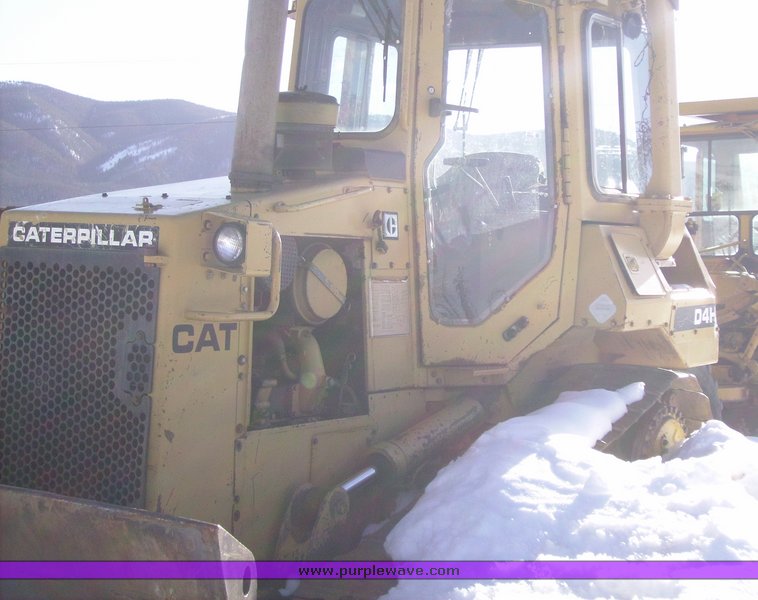 image for item 1011 1989 Caterpillar D4H dozer