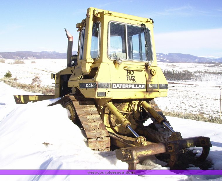 image for item 1011 1989 Caterpillar D4H dozer