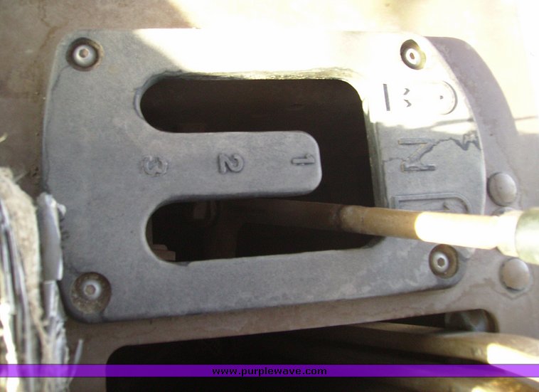 image for item 1011 1989 Caterpillar D4H dozer