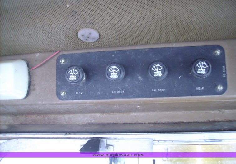 image for item 1011 1989 Caterpillar D4H dozer