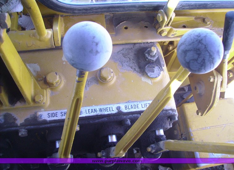 image for item 1012 1973 Caterpillar 120 motor grader