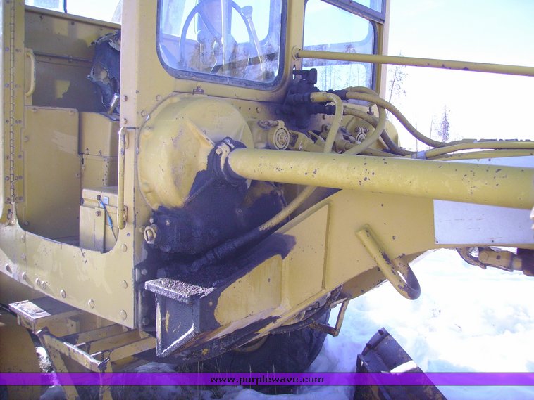 image for item 1012 1973 Caterpillar 120 motor grader