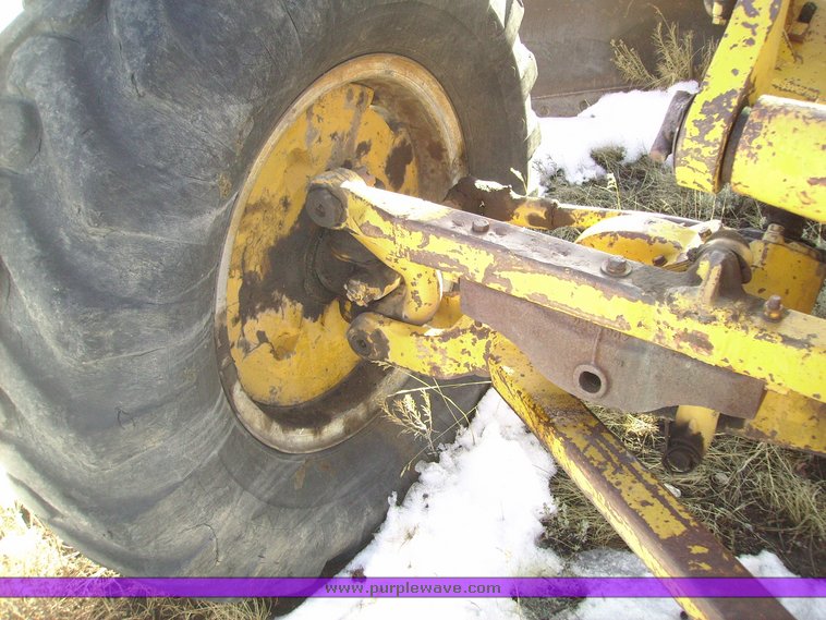 image for item 1012 1973 Caterpillar 120 motor grader