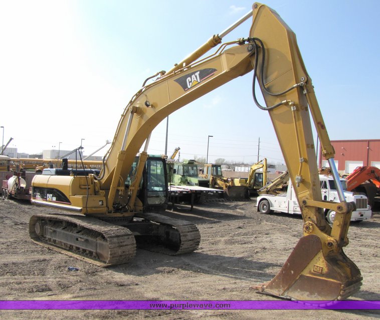 image for item 1200 2005 Caterpillar 330CL hydraulic excavator