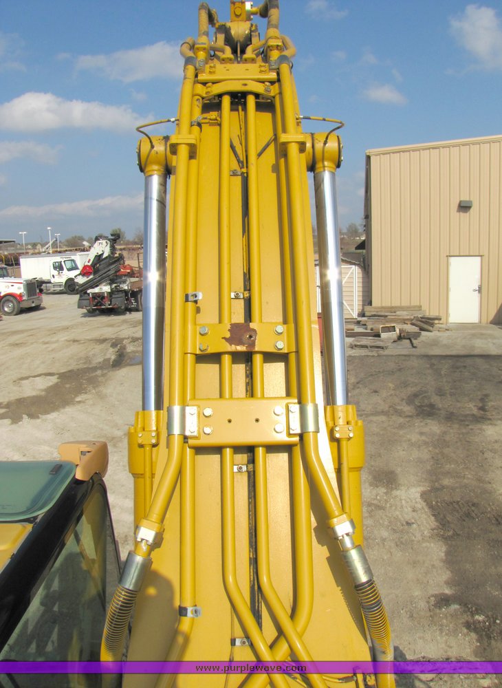 image for item 1200 2005 Caterpillar 330CL hydraulic excavator