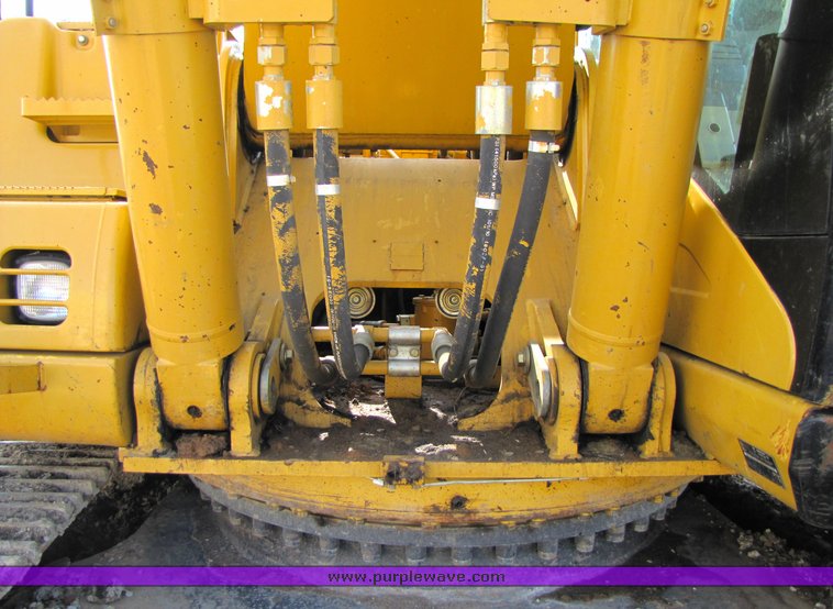 image for item 1200 2005 Caterpillar 330CL hydraulic excavator