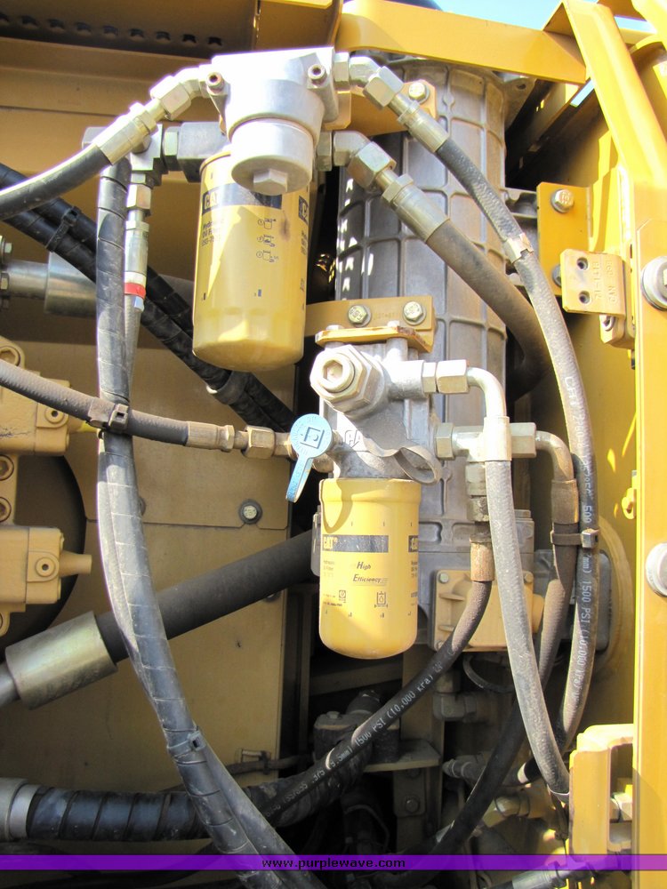 image for item 1200 2005 Caterpillar 330CL hydraulic excavator