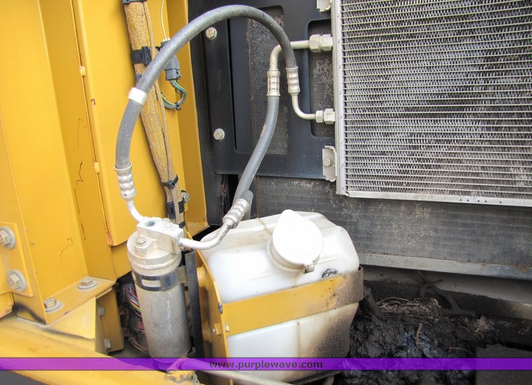 image for item 1200 2005 Caterpillar 330CL hydraulic excavator