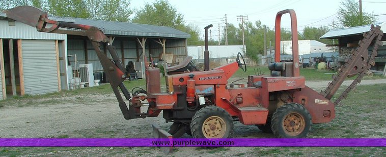 image for item 1400 Ditch Witch 3210 trencher with backhoe