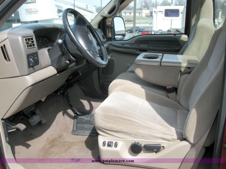 image for item 2011 2002 Ford F450 Super Duty XLT truck