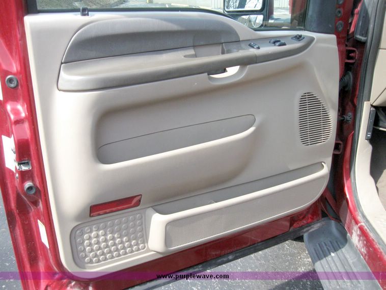 image for item 2011 2002 Ford F450 Super Duty XLT truck