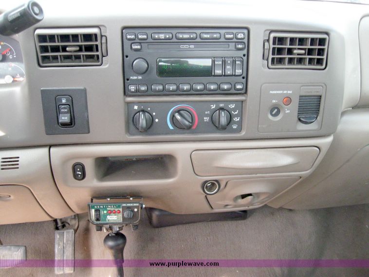 image for item 2011 2002 Ford F450 Super Duty XLT truck