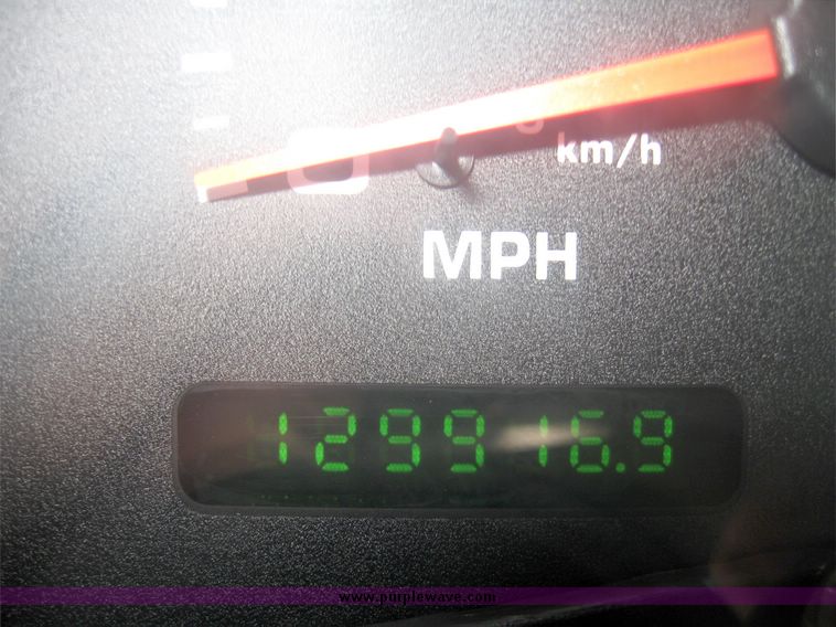 image for item 2011 2002 Ford F450 Super Duty XLT truck