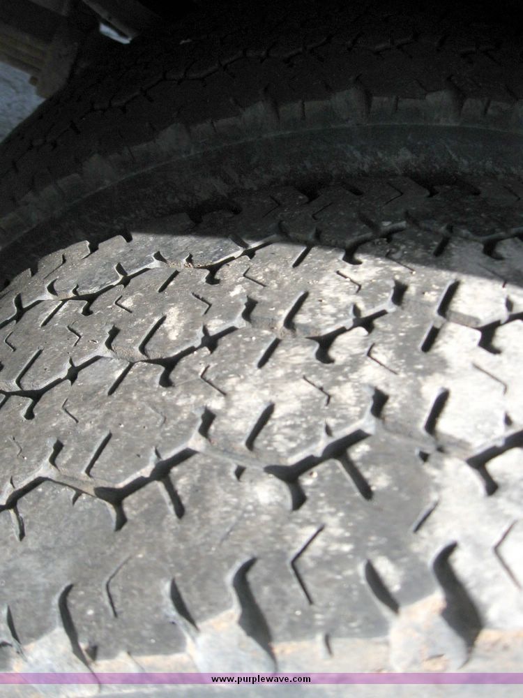 image for item 2011 2002 Ford F450 Super Duty XLT truck