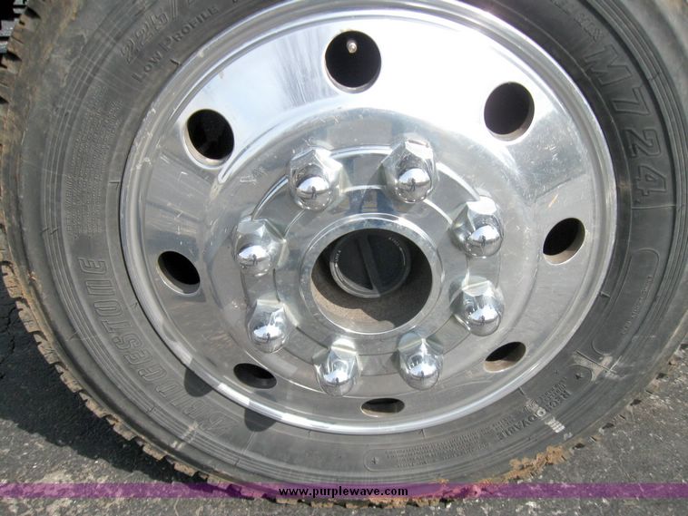 image for item 2011 2002 Ford F450 Super Duty XLT truck