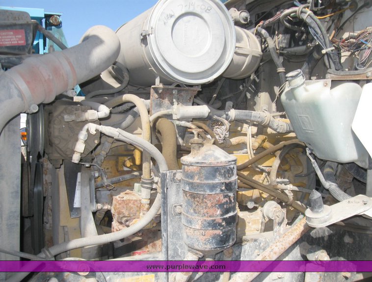 image for item 2099 1990 Kenworth Construct T400 semi truck