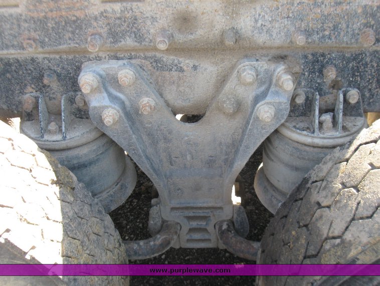 image for item 2099 1990 Kenworth Construct T400 semi truck