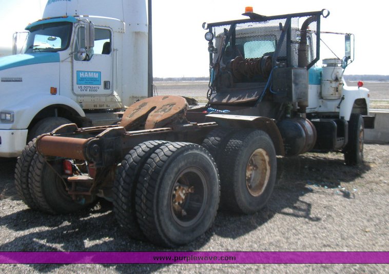 image for item 2106 1977 Mack semi truck