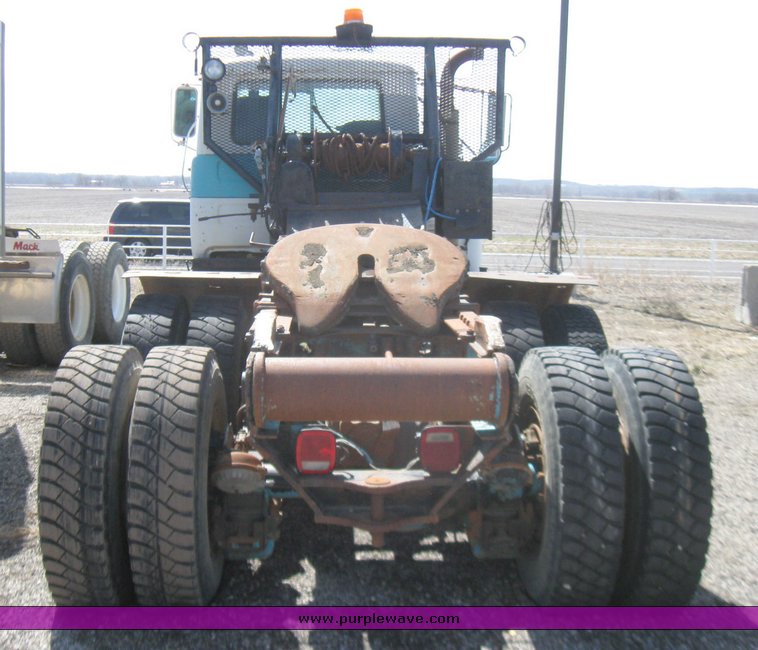 image for item 2106 1977 Mack semi truck