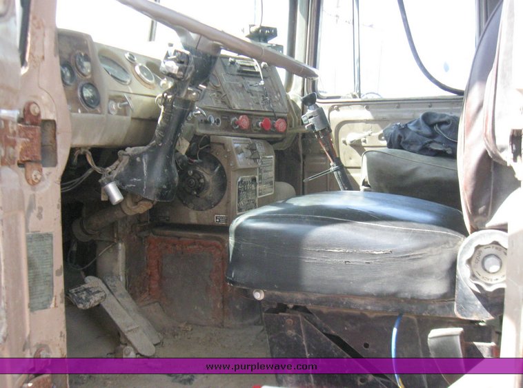 image for item 2106 1977 Mack semi truck