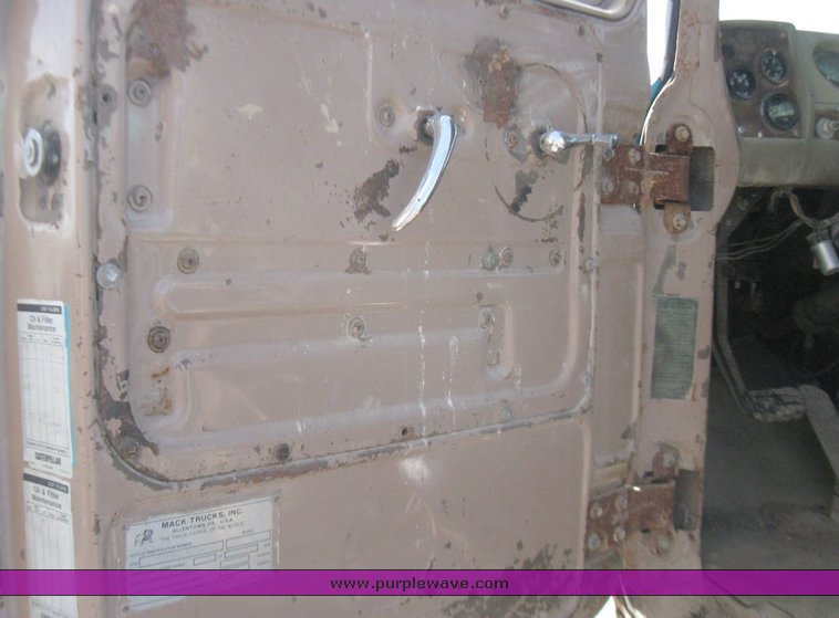 image for item 2106 1977 Mack semi truck