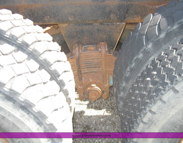 image for item 2106 1977 Mack semi truck