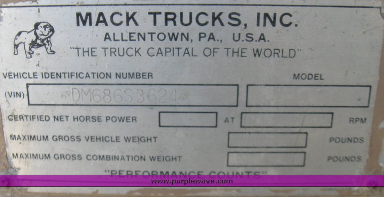 image for item 2106 1977 Mack semi truck