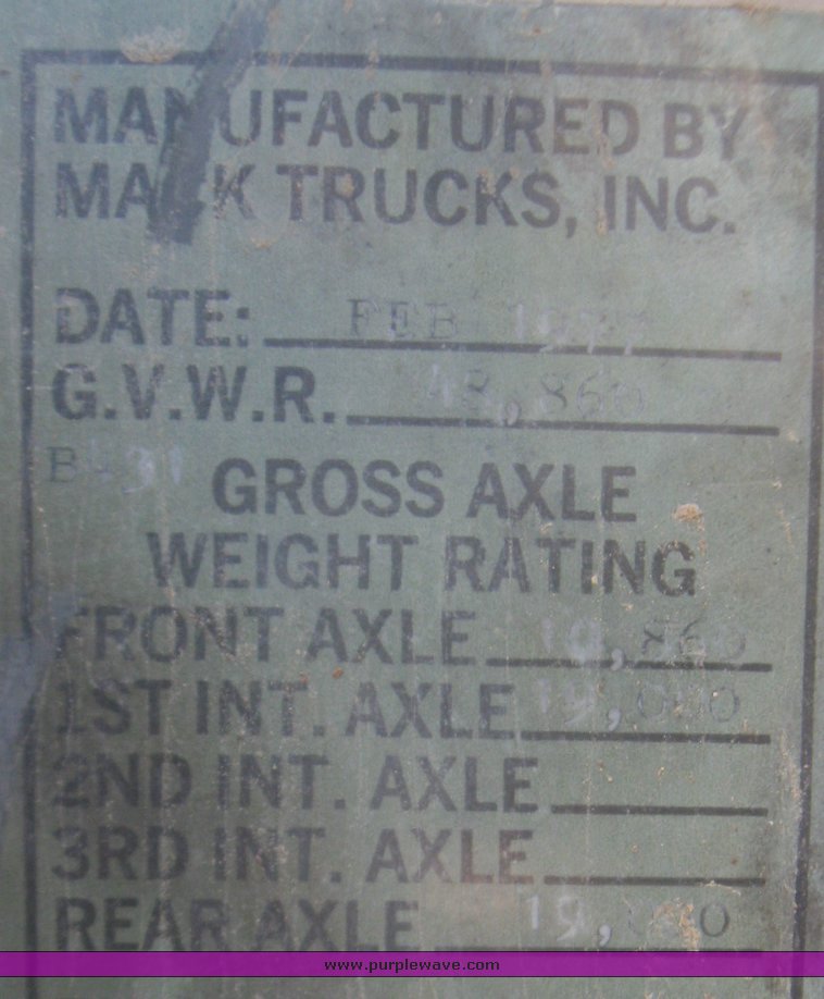 image for item 2106 1977 Mack semi truck