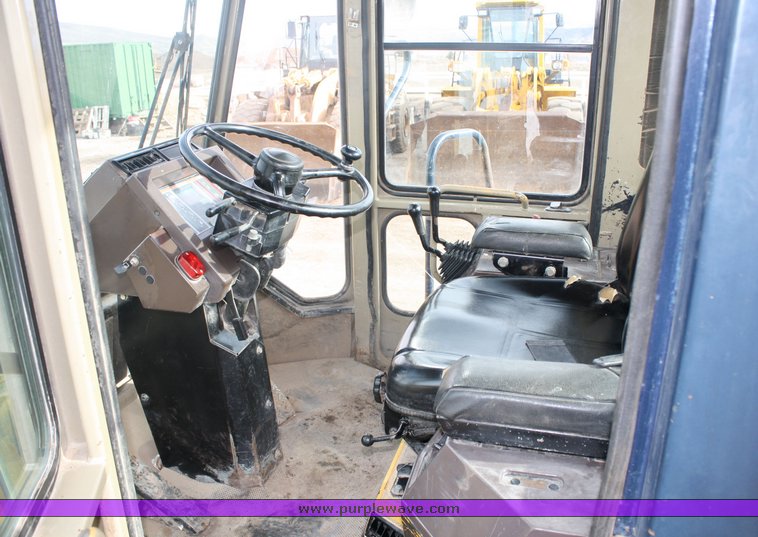 image for item 2109 1994 Komatsu WA500-1L wheel loader