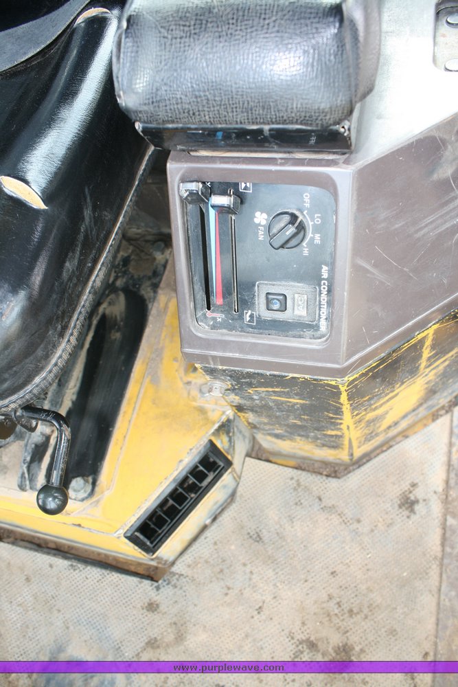 image for item 2109 1994 Komatsu WA500-1L wheel loader