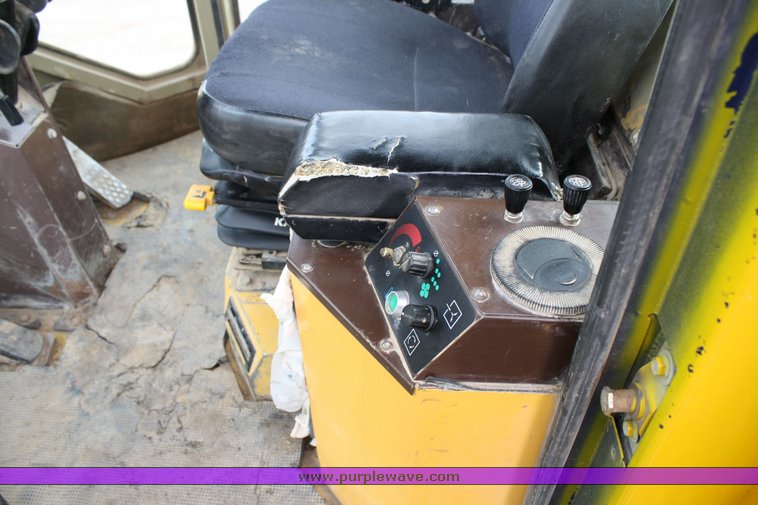 image for item 2110 1996 Komatsu WA-500-1LC wheel loader