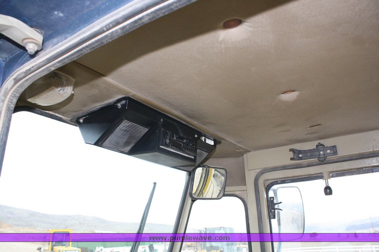 image for item 2110 1996 Komatsu WA-500-1LC wheel loader