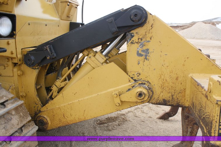 image for item 2111 1981 Caterpillar D7G dozer