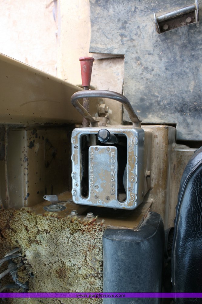 image for item 2111 1981 Caterpillar D7G dozer