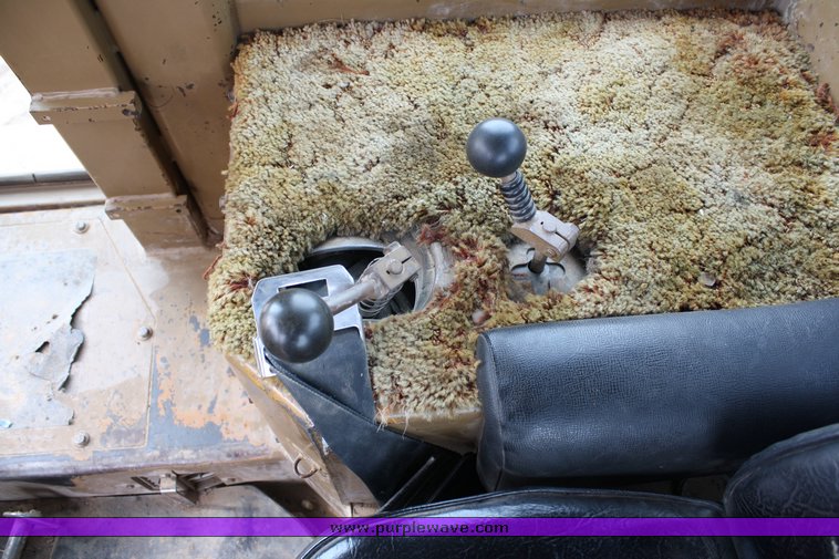 image for item 2111 1981 Caterpillar D7G dozer