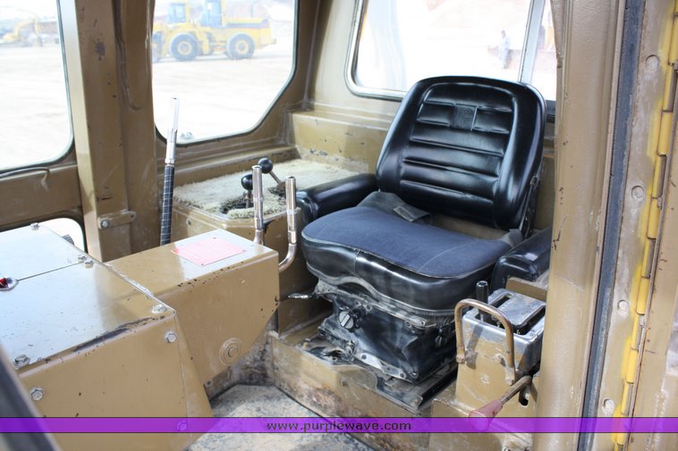 image for item 2112 1980 Caterpillar D7G dozer