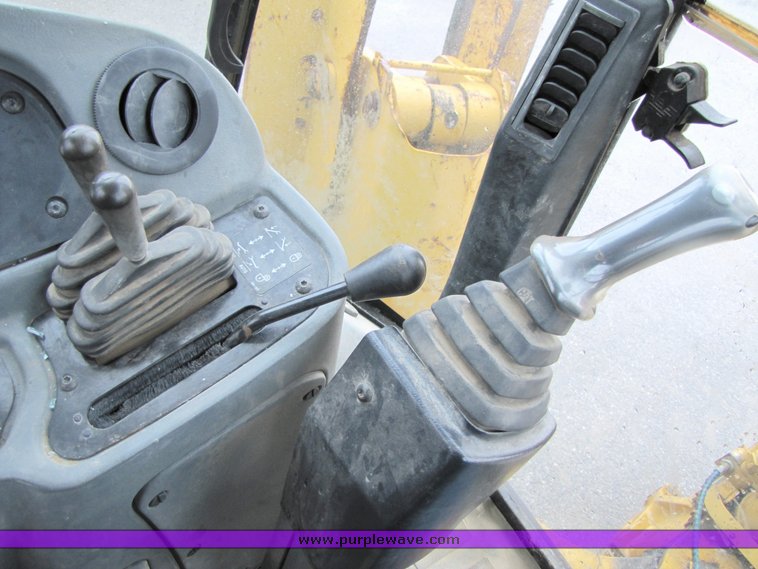 image for item 2150 2003 Caterpillar 420D loader backhoe