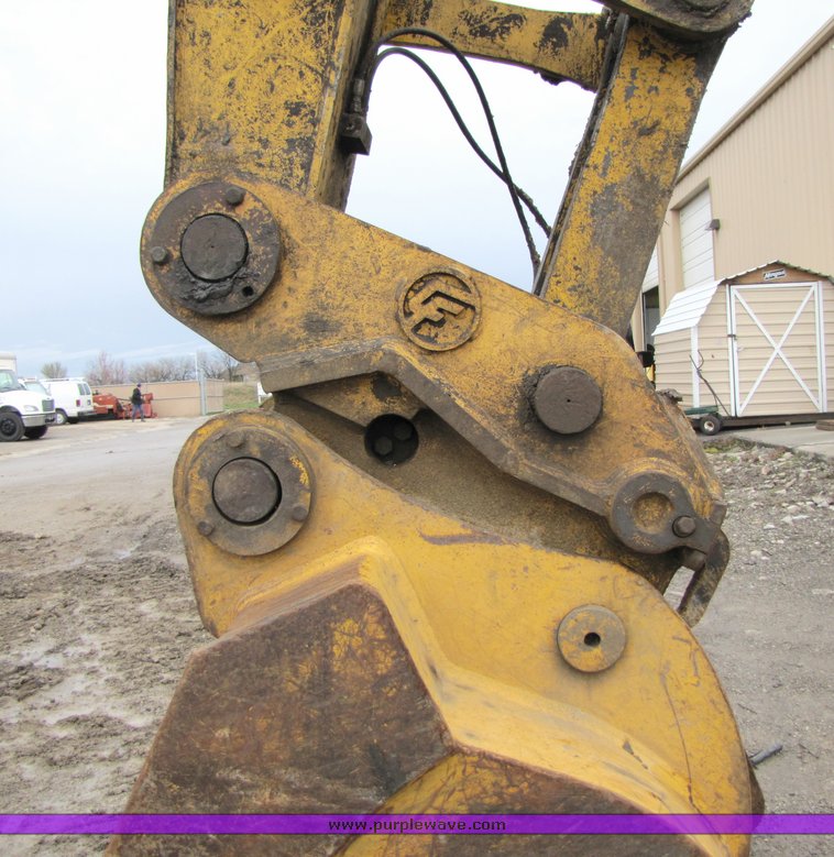 image for item 2152 2000 John Deere 330LC hydraulic excavator