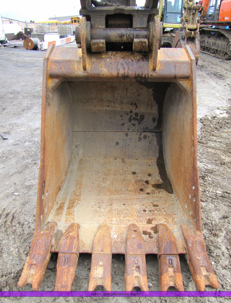 image for item 2152 2000 John Deere 330LC hydraulic excavator